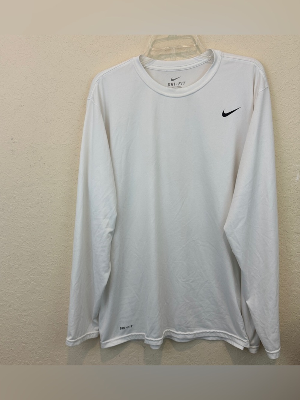 Men’s XXL Nike White Dri-FIT Long Sleeve Crew with Black Swoosh